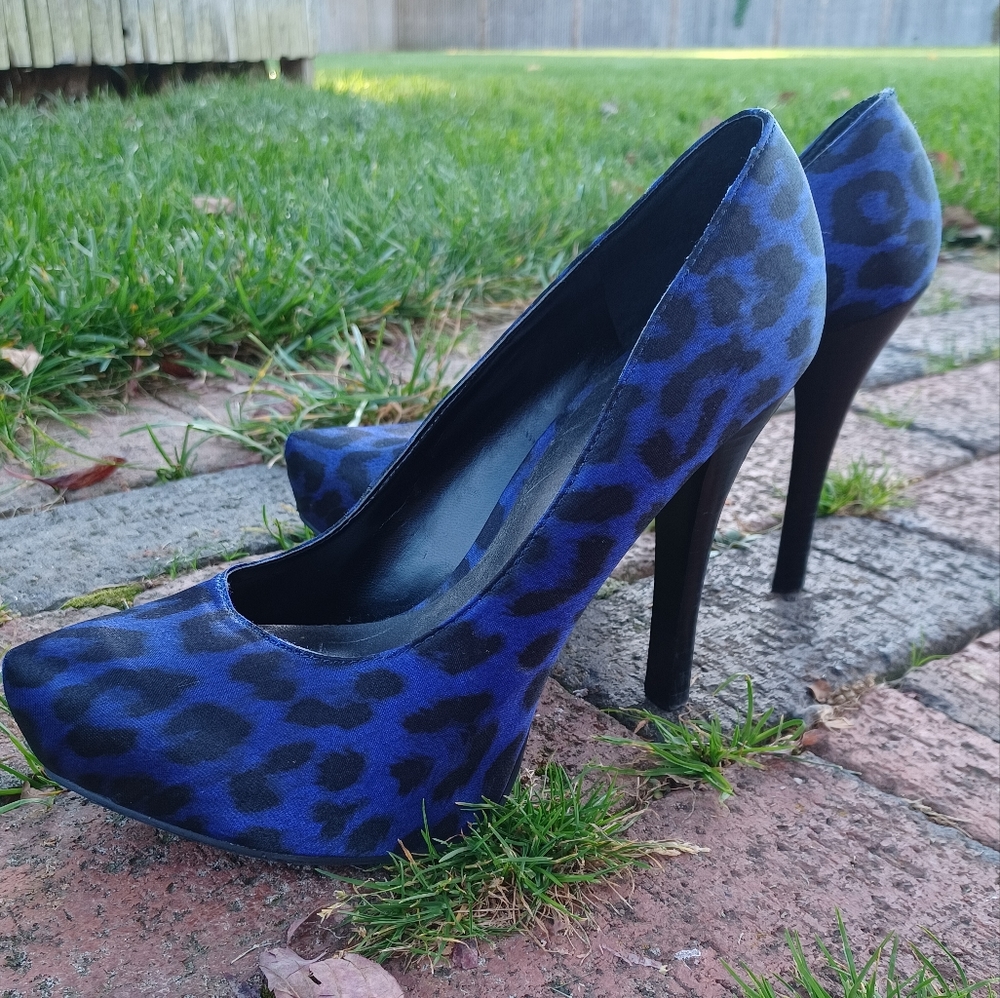 Vintage y2k Carlos Santana platform black blue platform cheetah pumps heels 6.5